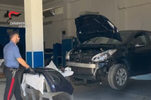 Biancavilla, officina abusiva in un garage: 48enne denunciato per reati ambientali