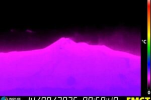 Etna, colata lavica in area sommitale: flusso in direzione sud