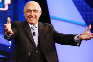 L’addio a Pippo Baudo: camera ardente al Teatro delle Vittorie, funerali a Militello il 20 agosto in diretta al Tg1