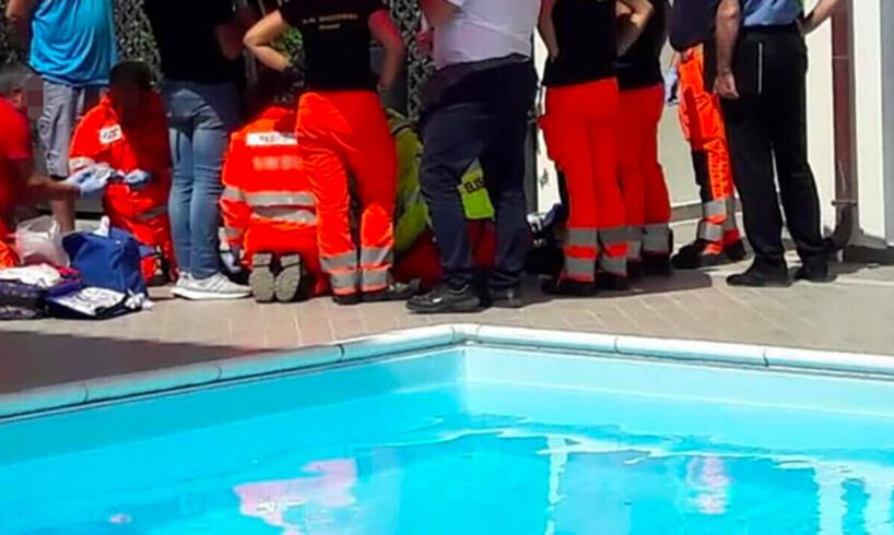 Tragedia nel Ragusano: bimbo di due anni annega nella piscina di casa