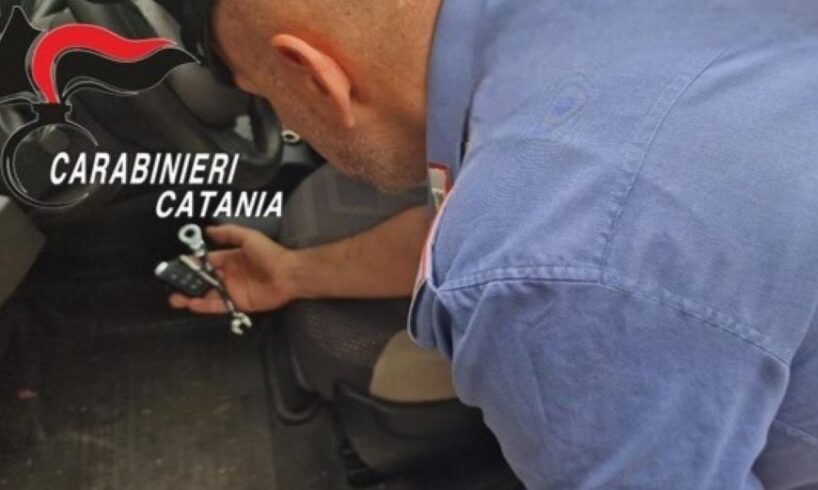 Tentano di forzare un'auto a Mascalucia: denunciati un 39enne di Belpasso e un 44enne di San Pietro Clarenza