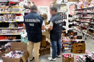 Cosmetici non sicuri e carenze antincendio: sospeso ingrosso nell’hinterland catanese