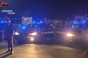 Paternò, inseguimento nella notte fino a Ponte Barca: arrestati due giovani per resistenza a pubblico ufficiale