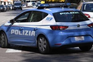 Catania, turista minacciato e inseguito in un B&B: arrestato 36enne per resistenza e violenza