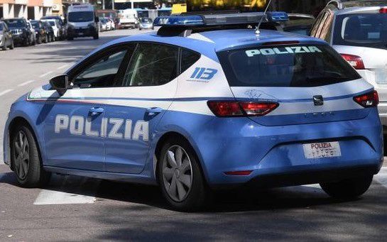 Catania, turista minacciato e inseguito in un B&B: arrestato 36enne per resistenza e violenza