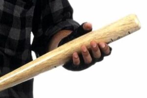 S. A. Li Battiati, rissa con mazza da baseball per un passo carrabile: cinque denunciati