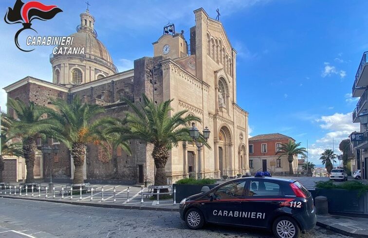 Misterbianco, targa falsificata con un pennarello e auto rubata: arrestato 38enne di Lentini
