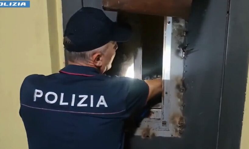 San Giovanni Galermo, pusher in fuga sui tetti e dosi di droga nascoste nei giocattoli (VIDEO)