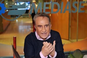 Addio a Emilio Fede, volto storico del Tg4 e pioniere del giornalismo televisivo italiano