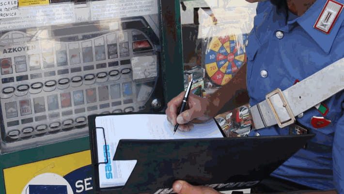 Paternò, furto al distributore di sigarette sventato da finanziere fuori servizio