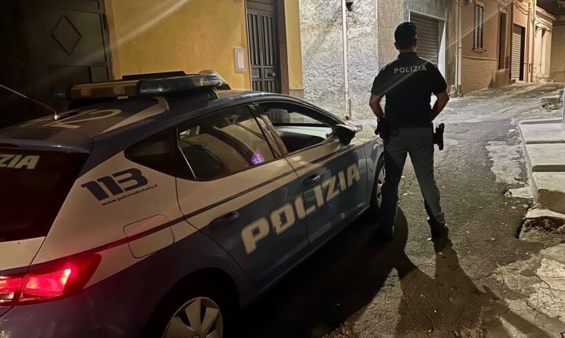 Adrano, pestano e rapinano un connazionale: arrestati due giovani tunisini
