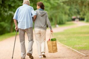 Colf, badanti e baby sitter: in Italia metà dei rapporti è irregolare. In Sicilia solo il 5,7% in convivenza