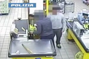 Catania, serie di rapine con taglierino: arrestato 37enne dopo tre colpi in tre giorni (VIDEO)