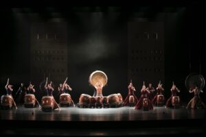 Catania incontra l’Oriente: U-Theatre trasforma la città in un palcoscenico di suoni, danza e spiritualità