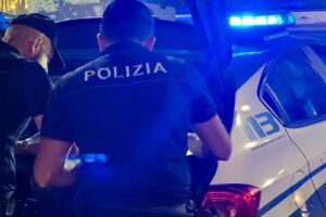 Catania, 41enne arrestato mentre tenta di scassinare un’auto: bloccato dopo un inseguimento