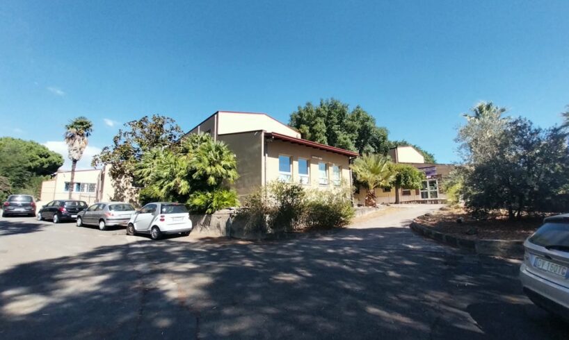 Paternò, caos scuole: al via tra lavori mai partiti e classi sballottate. Tre sezioni tornano al plesso Falconieri