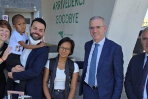 Il piccolo Zayel arriva a Catania: sarà operato a Roma per una rara malformazione