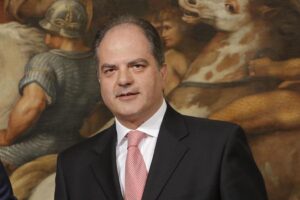 Tariffe Servizi Idrici Etnei, Castiglione interpella il ministro: “Incrementi sproporzionati"