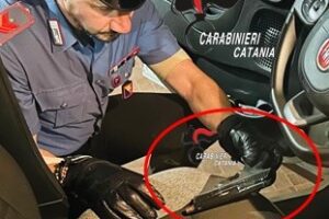 Catania, fuga nel boschetto con pistola modificata: tre giovani arrestati