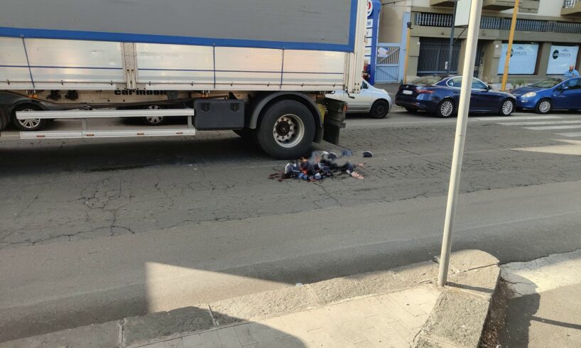 Paternò, anziano investito da un mezzo pesante in Corso Italia: è grave
