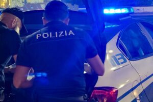 Catania, 18enne fugge dalla comunità e tenta di rubare uno scooter: arrestato