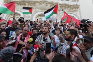 Attivisti Flotilla raccontano gli abusi: “Trattati come scimmie al circo, botte in testa e schiena”