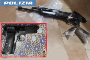 Nonna kalashnikov: 72enne catanese arrestata con AK-47 e un chilo di coca