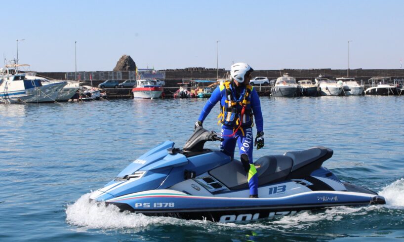 Catania, oltre 2400 miglia di controlli: la Polizia conclude l'operazione "volanti del mare". Soccorse 27 persone