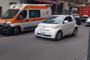 Paternó, muore in auto dopo malore mentre tenta di accostare