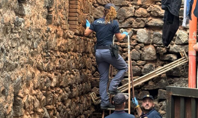 Catania, blitz della Polizia in una "drug room": 13 denunciati per violazione dei sigilli