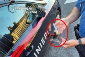 Paternó, ubriaco e armato di coltello semina il panico in un ristorante: denunciato 40enne.