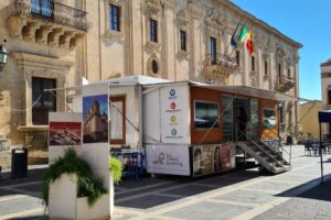 Prevenzione oncologica in tour, dal 28 screening gratuiti in 58 comuni: prime tappe Misterbianco, Motta S. Anastasia, Catania e Paternò