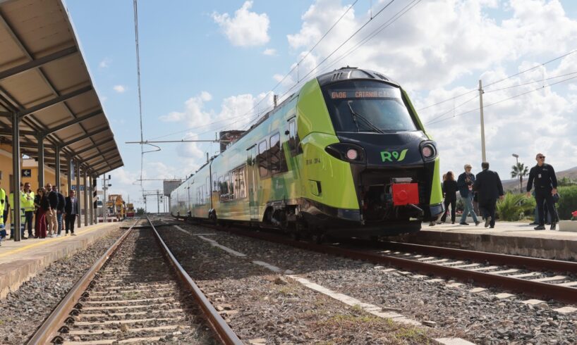 Via al raddoppio dei binari tra Bicocca e Catenanuova. Schifani: "Tratta storica, è solo l'inizio"