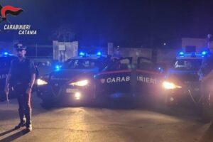 Paternò, inseguimento nella notte: arrestati due giovani per furto e ricettazione