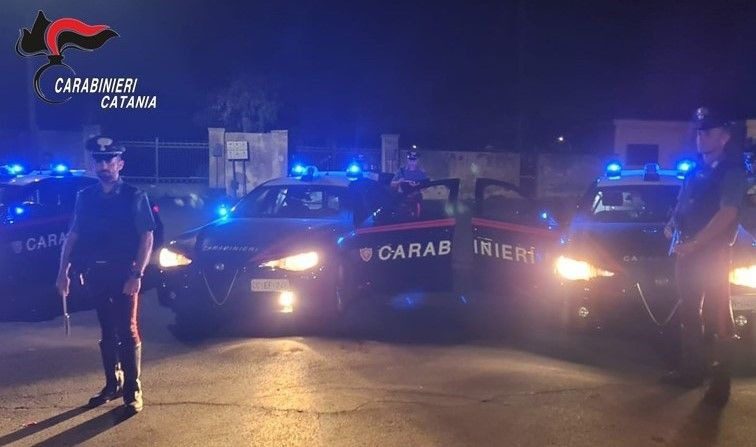 Paternò, inseguimento nella notte: arrestati due giovani per furto e ricettazione