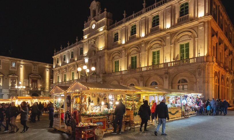 Viaggi di Natale: Napoli regina ma Catania e Palermo nella top 5 delle destinazioni italiane