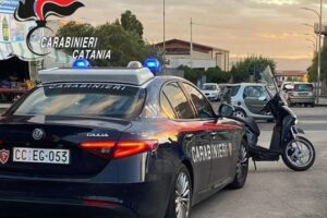 Paternò, spaccio di droga in un bar: in manette 18enne e 20enne colti in flagrante