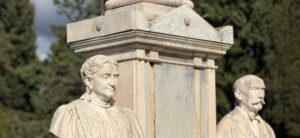 Il Seme e l'Altare: quando la terra ricorda la vita eterna