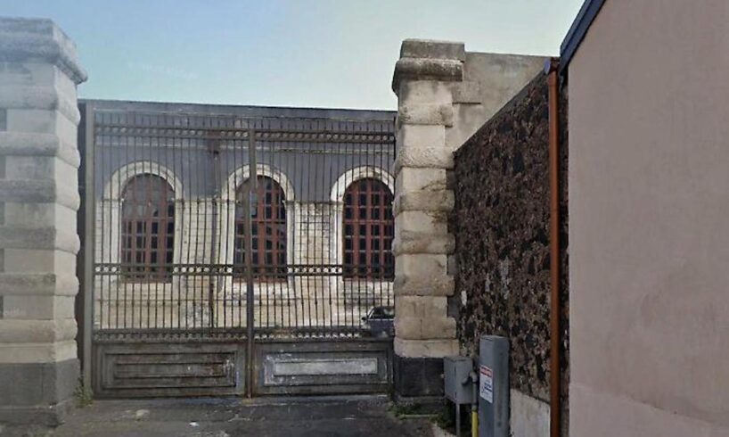 Catania, cadavere trovato in una palestra: ipotesi furto finito in tragedia