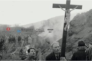 Etna, gli scatti di Fosco Maraini in mostra a Catania: l'epica resistenza dei siciliani alla lava