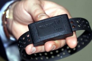 Reggio Emilia, arrestato 43enne catanese per maltrattamenti all’ex moglie: fuga sotto il vulcano per non indossare il braccialetto elettronico