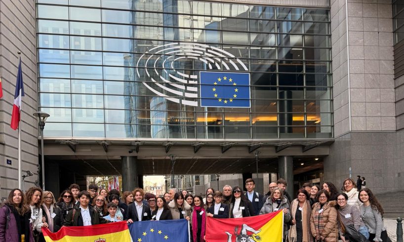 Biancavilla, studenti del “S. G. Bosco-Sturzo” in visita a Bruxelles per il progetto Erasmus+: un viaggio nel cuore delle istituzioni europee (VIDEO)