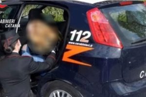 Mascali, aggredisce madre e sorella per "mancanza di rispetto": 34enne arrestato per maltrattamenti