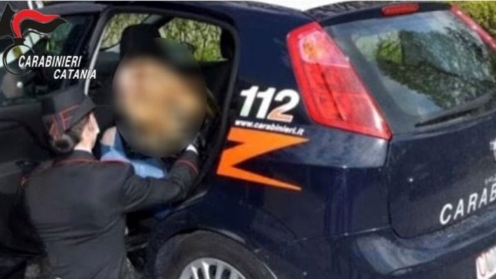 Mascali, aggredisce madre e sorella per "mancanza di rispetto": 34enne arrestato per maltrattamenti