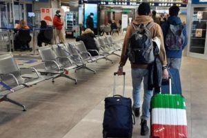 Lavoro, la grande fuga dal Sud: l'addio di 170mila giovani e il vuoto che avanza