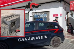 Misterbianco, sventato furto con "spaccata" al distributore di benzina: ladri fuggono in auto