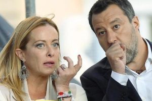 Regionali, il centrodestra tiene il Veneto ma crolla al Sud. Nel governo riparte la sfida sulla legge elettorale