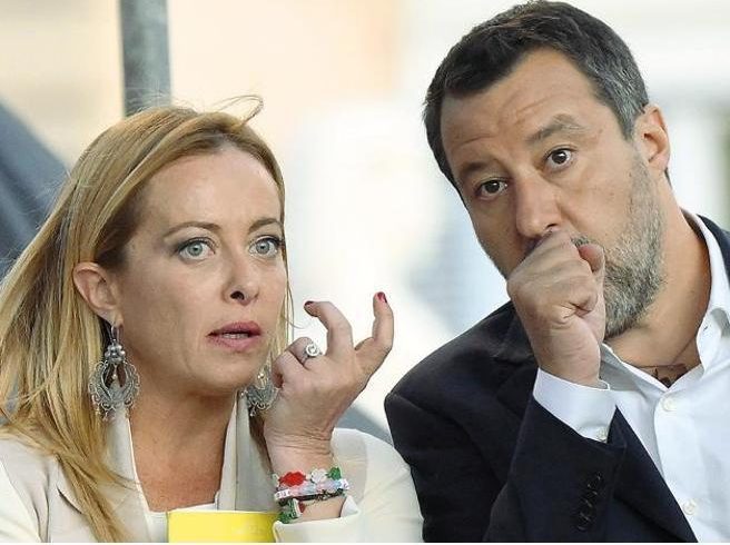 Regionali, il centrodestra tiene il Veneto ma crolla al Sud. Nel governo riparte la sfida sulla legge elettorale