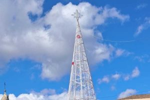 Catania: Natale 2025, si accende la luce. In piazza Università l'albero e i mercatini