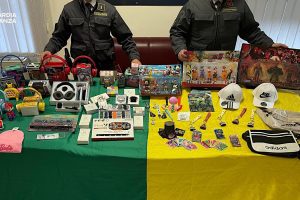 Catania, Black Friday: maxi-sequestro di prodotti falsi. Scoperti 9.400 articoli contraffatti